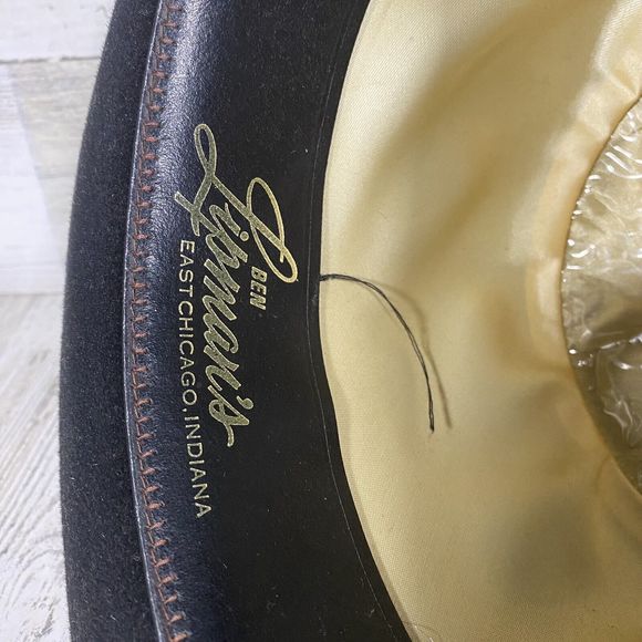 Vintage Dobbs 5th Ave Black Fedora Size 6 7/8 Black Band Red Feather Classic EUC - Picture 6 of 8